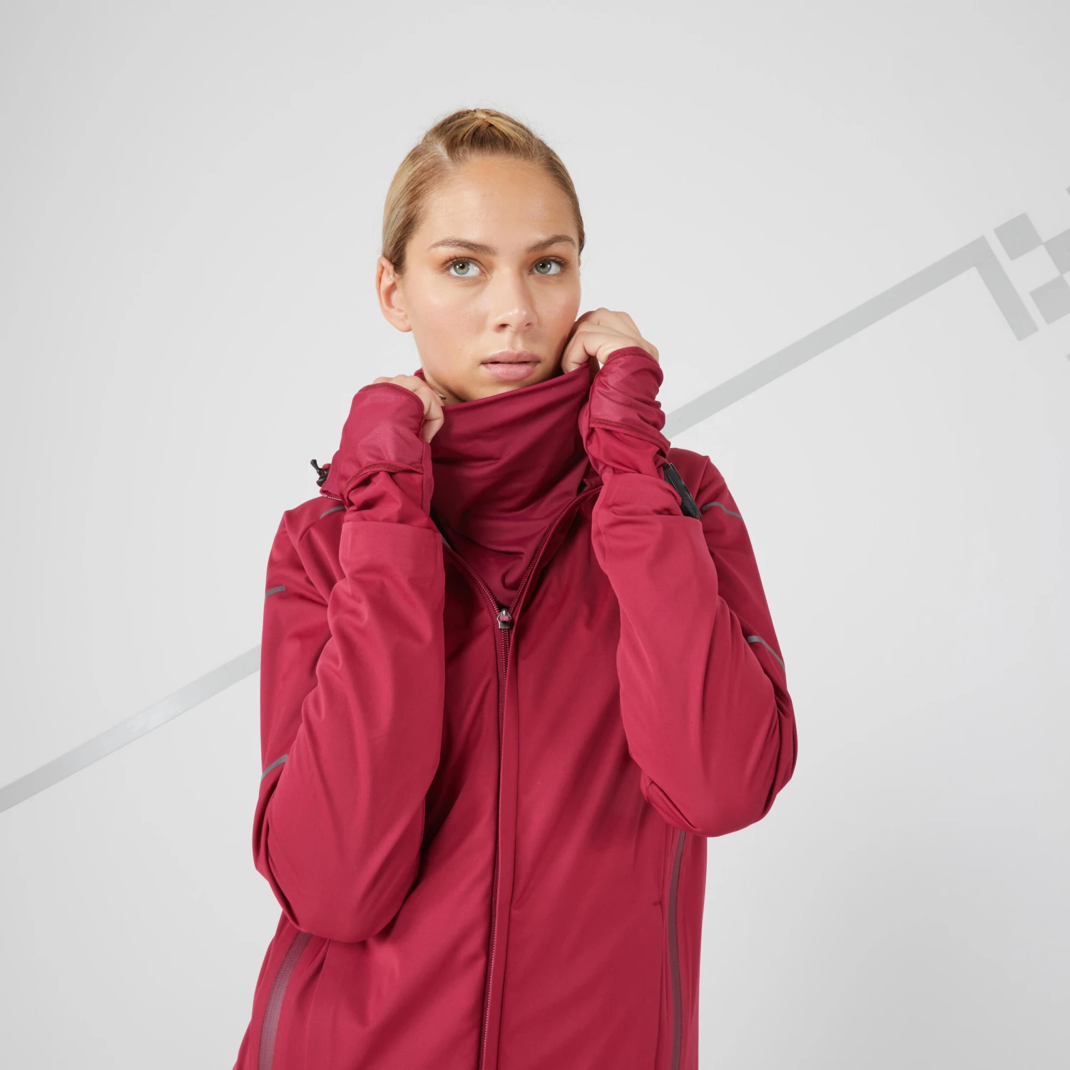 KIPRUN WARM REGUL WOMEN'S RUNNING JACKET BURGUNDY - Image 10