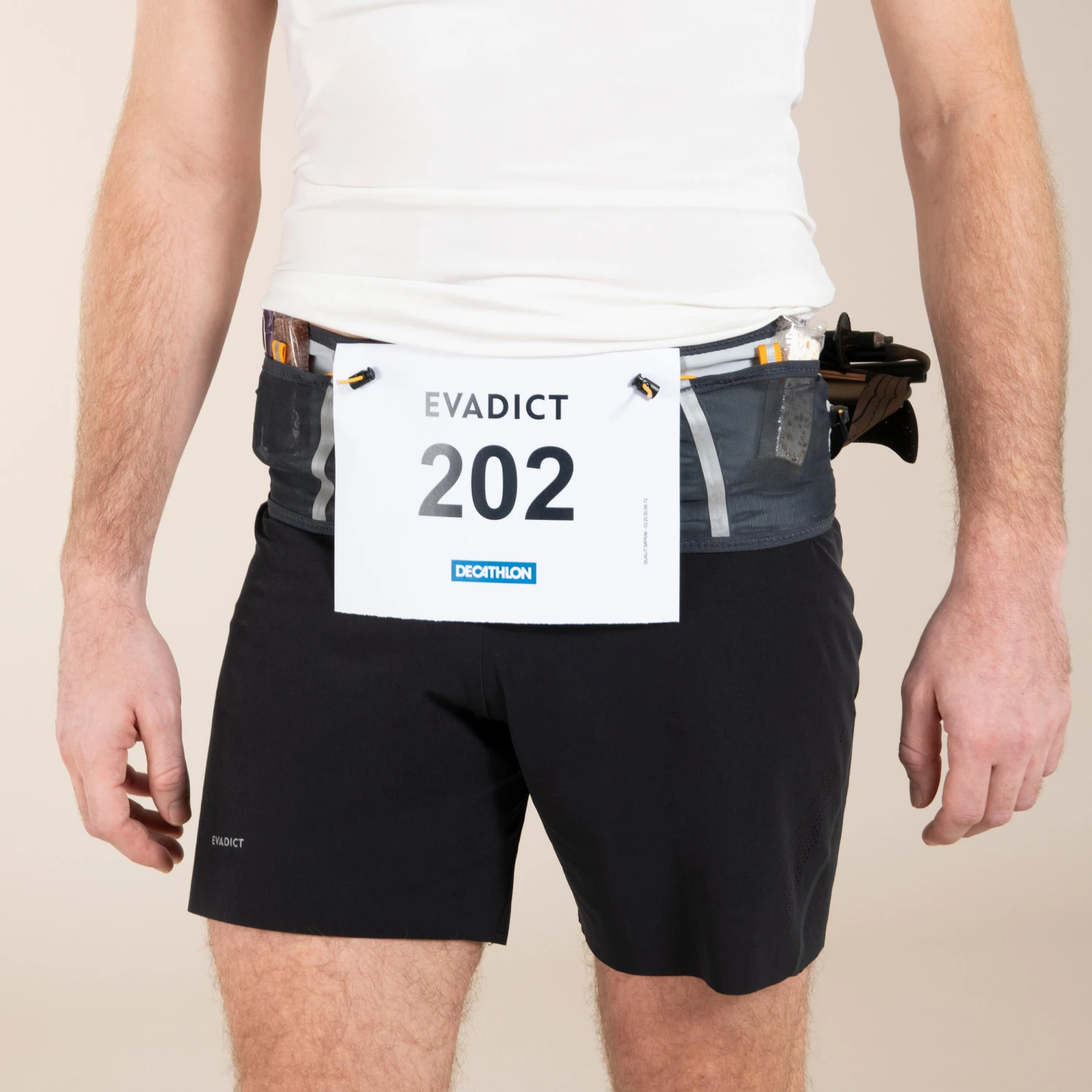 TRAIL RUNNING HYDRATION BELT - POLE HOLDER - Image 11