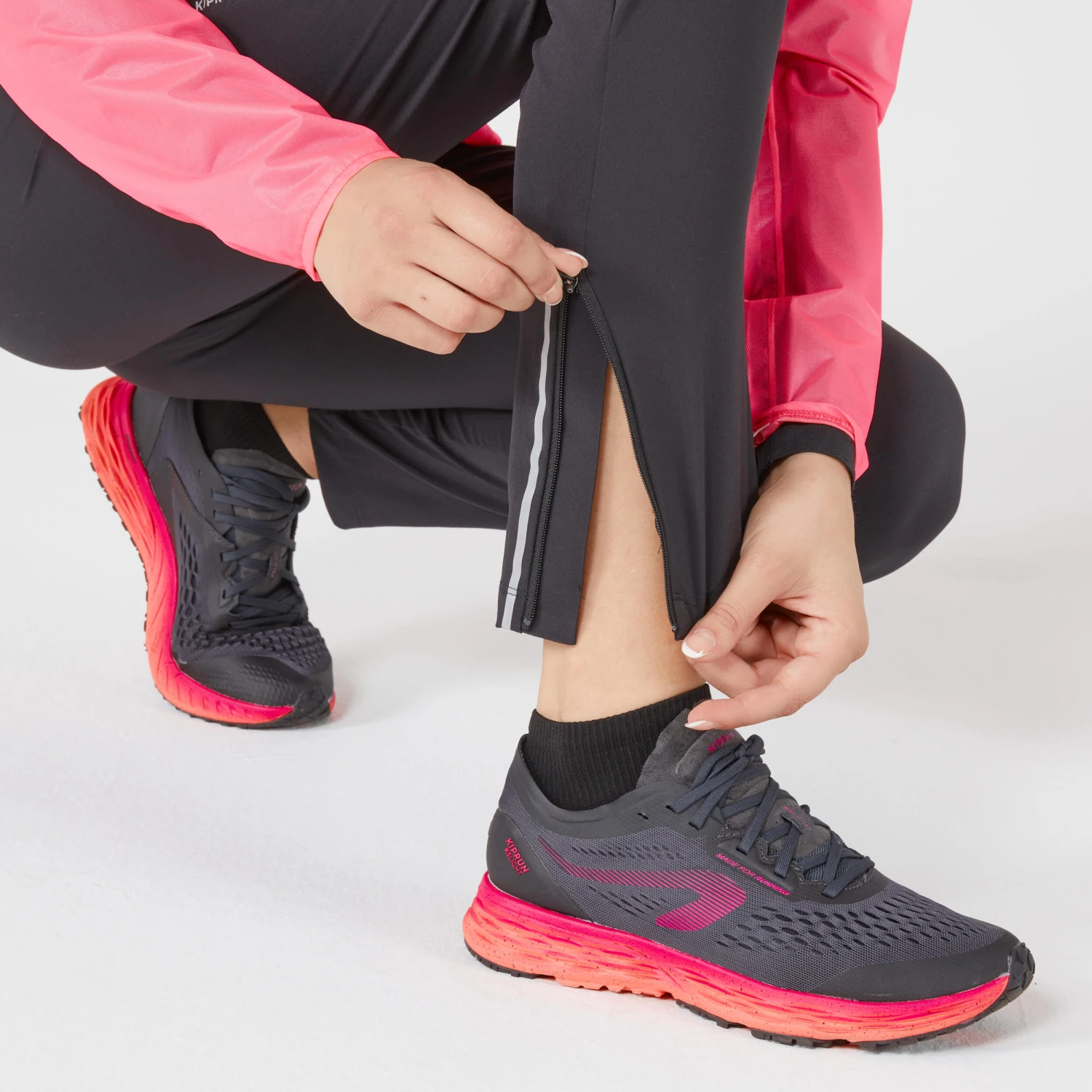 KIPRUN LIGHT FITTED WOMEN'S RUNNING TROUSERS - Image 4