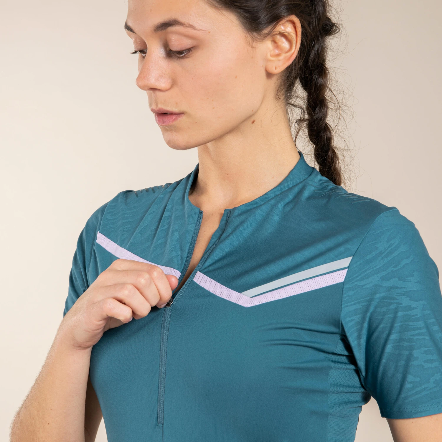 WOMEN'S TRAIL RUNNING SHORT-SLEEVED ZIP T-SHIRT - Image 5