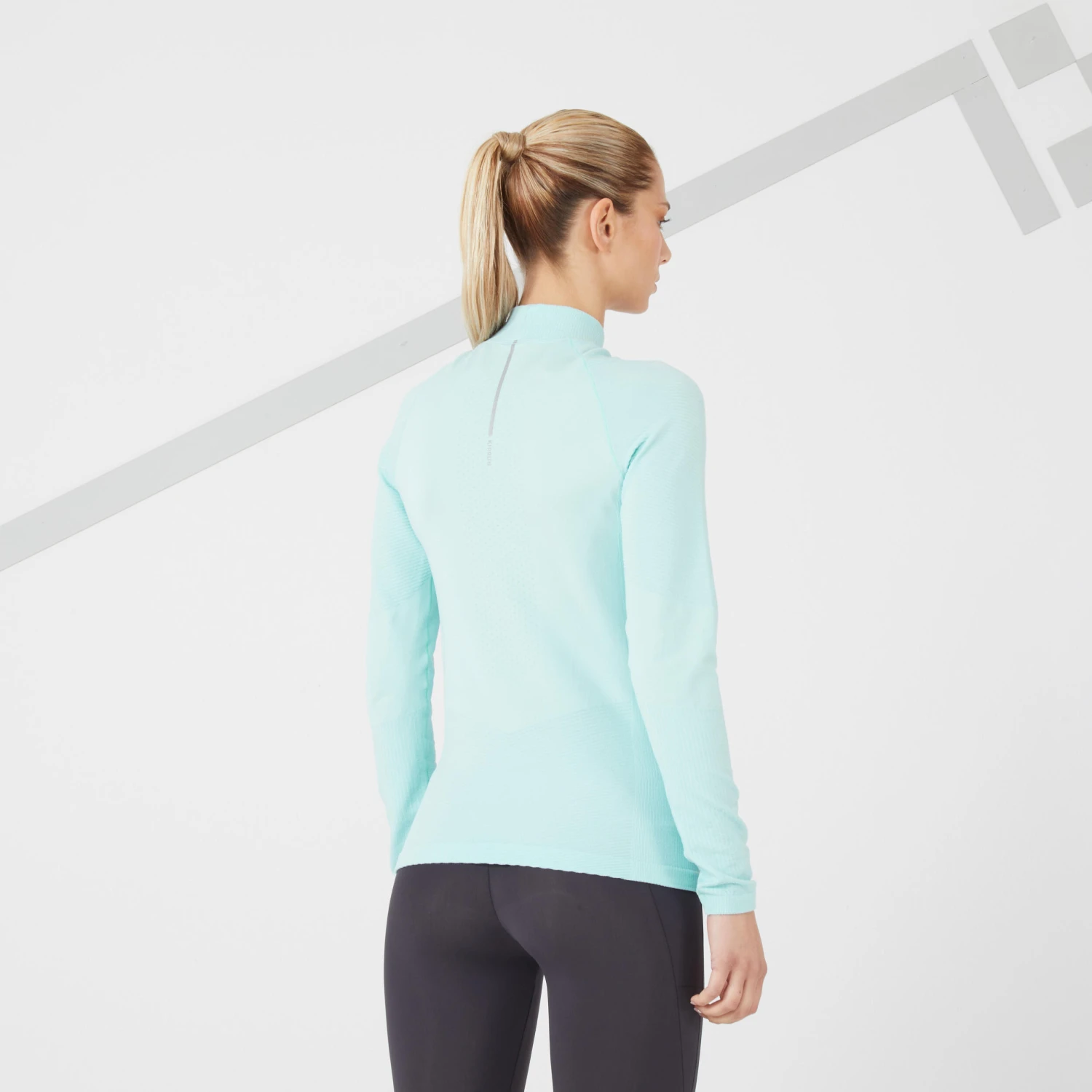 KIPRUN SKINCARE WOMEN'S SEAMLESS LONG-SLEEVED RUNNING T-SHIRT - Image 15
