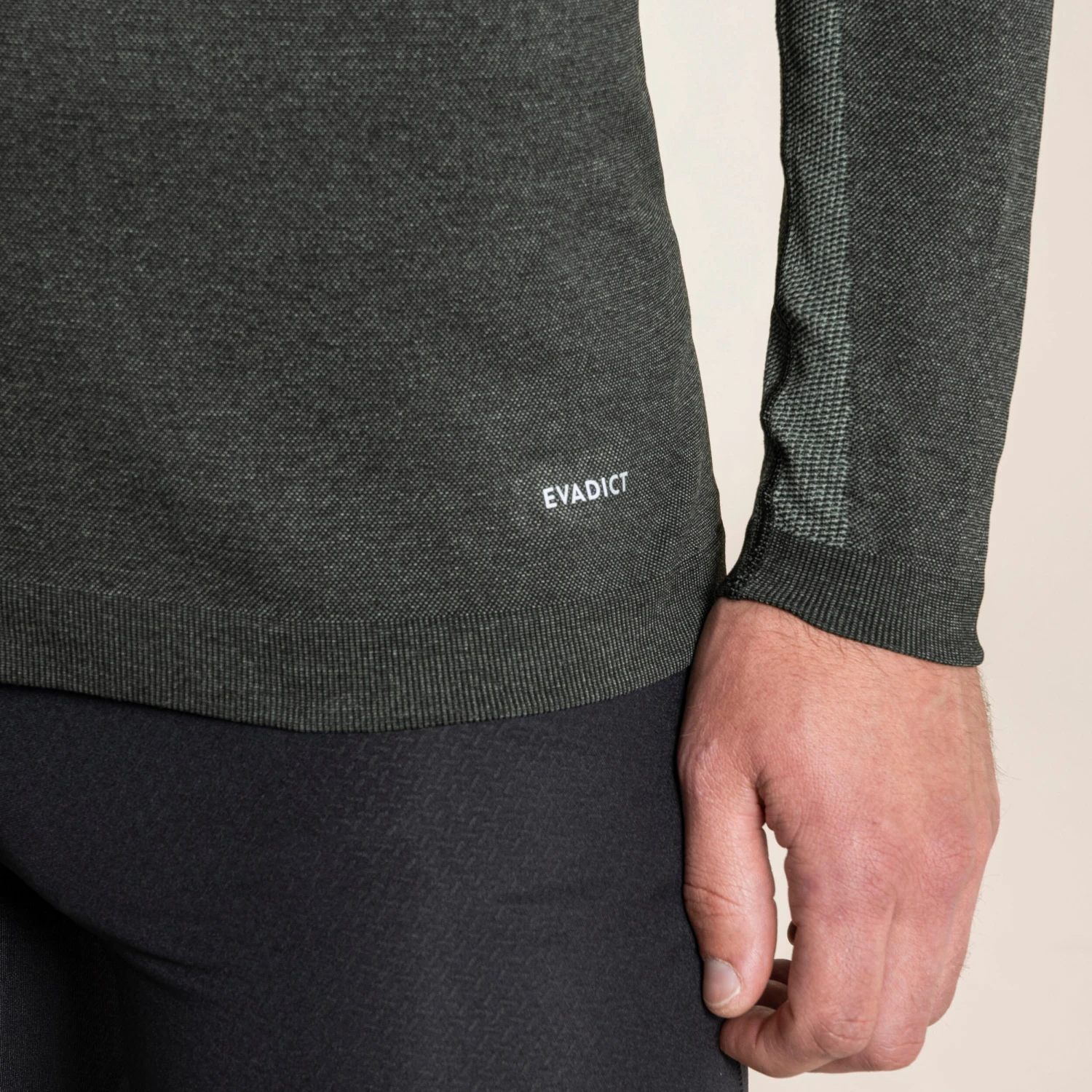 MEN'S LONG-SLEEVED SEAMLESS COMFORTABLE TRAIL RUNNING T-SHIRT - BLACK KHAKI - Image 4